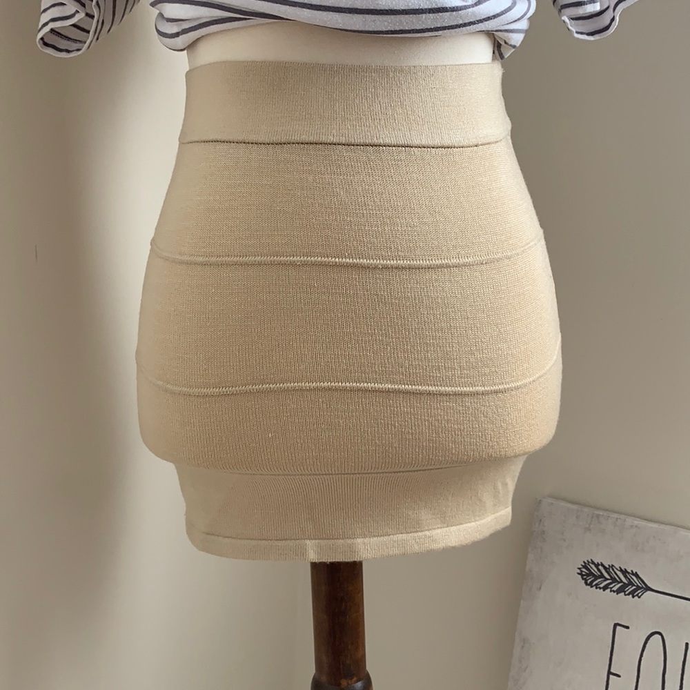 Skirt - Picture 3 of 4